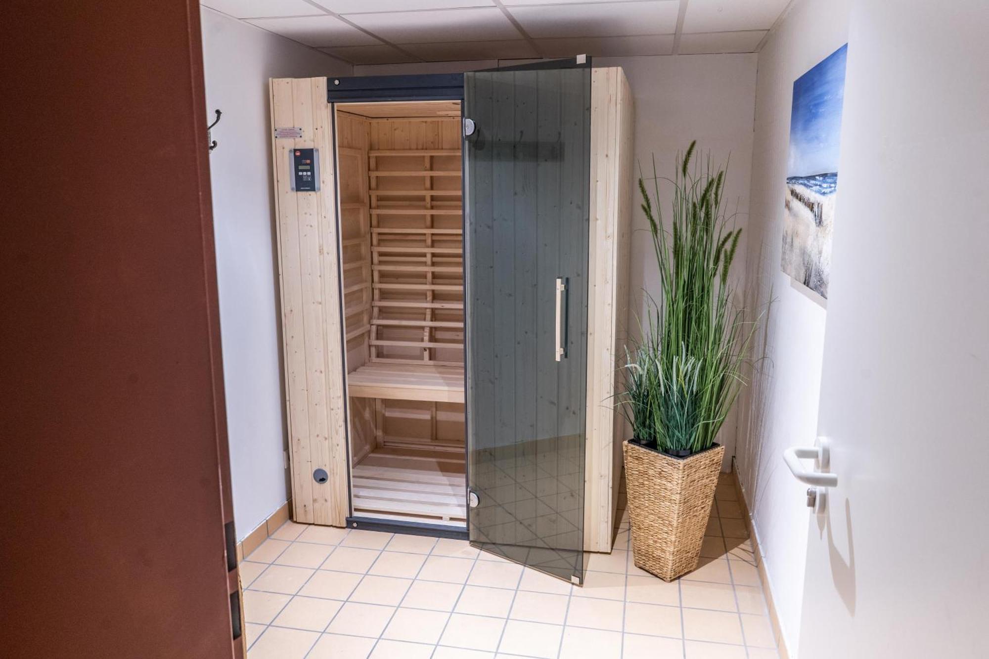 Urlaub Mit Ostseeblick, Schwimmbad, Sauna & Direkte Strandlage Kronsgaard Luaran gambar